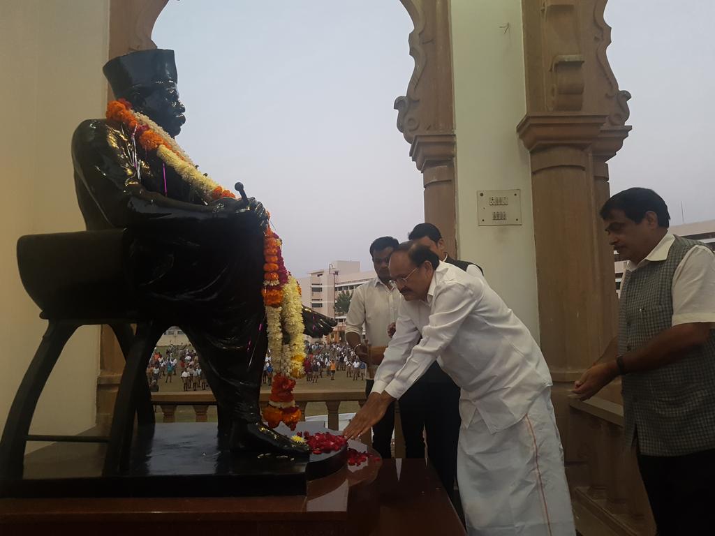 MVenkaiahNaidu tweet picture