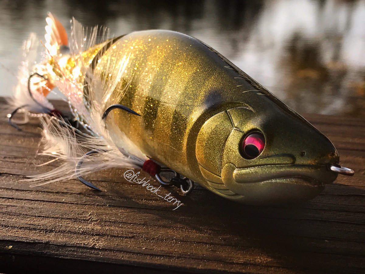 Fishhook_Terry's tweet photo. Sunrise on the swimbait! #ISlide #megabass #swimbait #glidebait #fishhookfriday https://t.co/CGemHIohKf