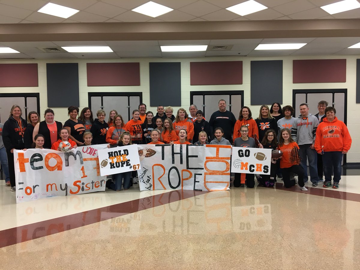 Good luck MCHS volleyball and football teams from the students and staff of CJHS! @MinookaSports @MCHSDistrict111 @ChannahonPride @PPCSportsMCHS @Minooka_VB