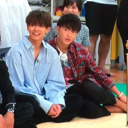 mujinzoo's tweet photo. えっと…玲於くんは涼太くんの…か、彼女か何かですか？(汗) https://t.co/zaEHVNIHZR