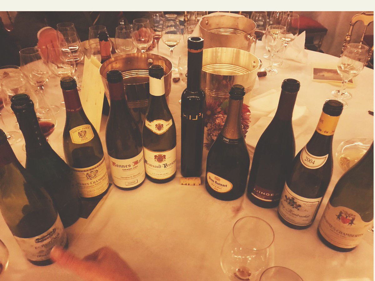 MaisonRuinart's tweet photo. Eating is cheating 😉 #aboutlastnight #dinner #tasting #vdews https://t.co/pkFu9DHFJR
