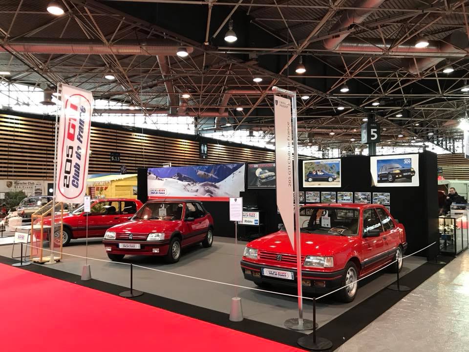 205gticdf's tweet photo. Le stand du @205gticdf vous attend au @Salon_EpoquAuto à Lyon avec cette année 4 voitures exposées. #205GTI #205CTI #309GTI #205GRIFFE
#205gticlubdefrance @AventurePeugeot @LeClub205 #Epoquauto2017 #Epoquauto @PeugeotFR #205gticdf #rougevallelunga #rougeécarlate #vertfluorite https://t.co/Jwwvr02XUJ