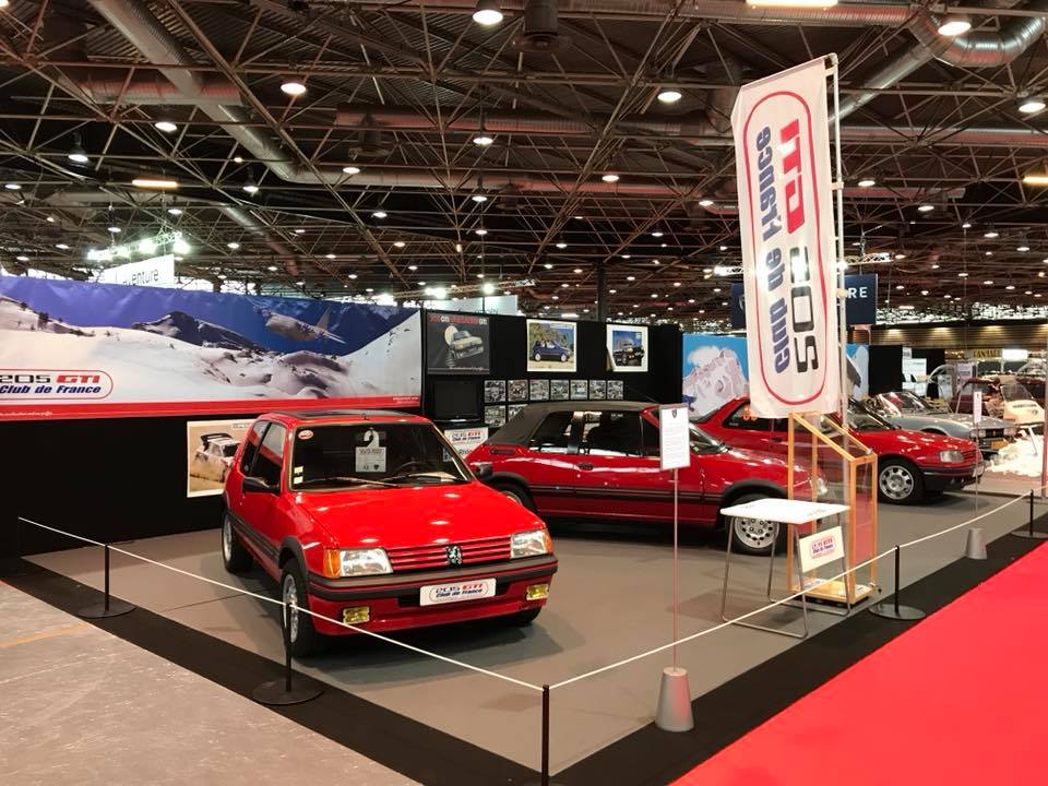 205gticdf's tweet photo. Le stand du @205gticdf vous attend au @Salon_EpoquAuto à Lyon avec cette année 4 voitures exposées. #205GTI #205CTI #309GTI #205GRIFFE
#205gticlubdefrance @AventurePeugeot @LeClub205 #Epoquauto2017 #Epoquauto @PeugeotFR #205gticdf #rougevallelunga #rougeécarlate #vertfluorite https://t.co/Jwwvr02XUJ