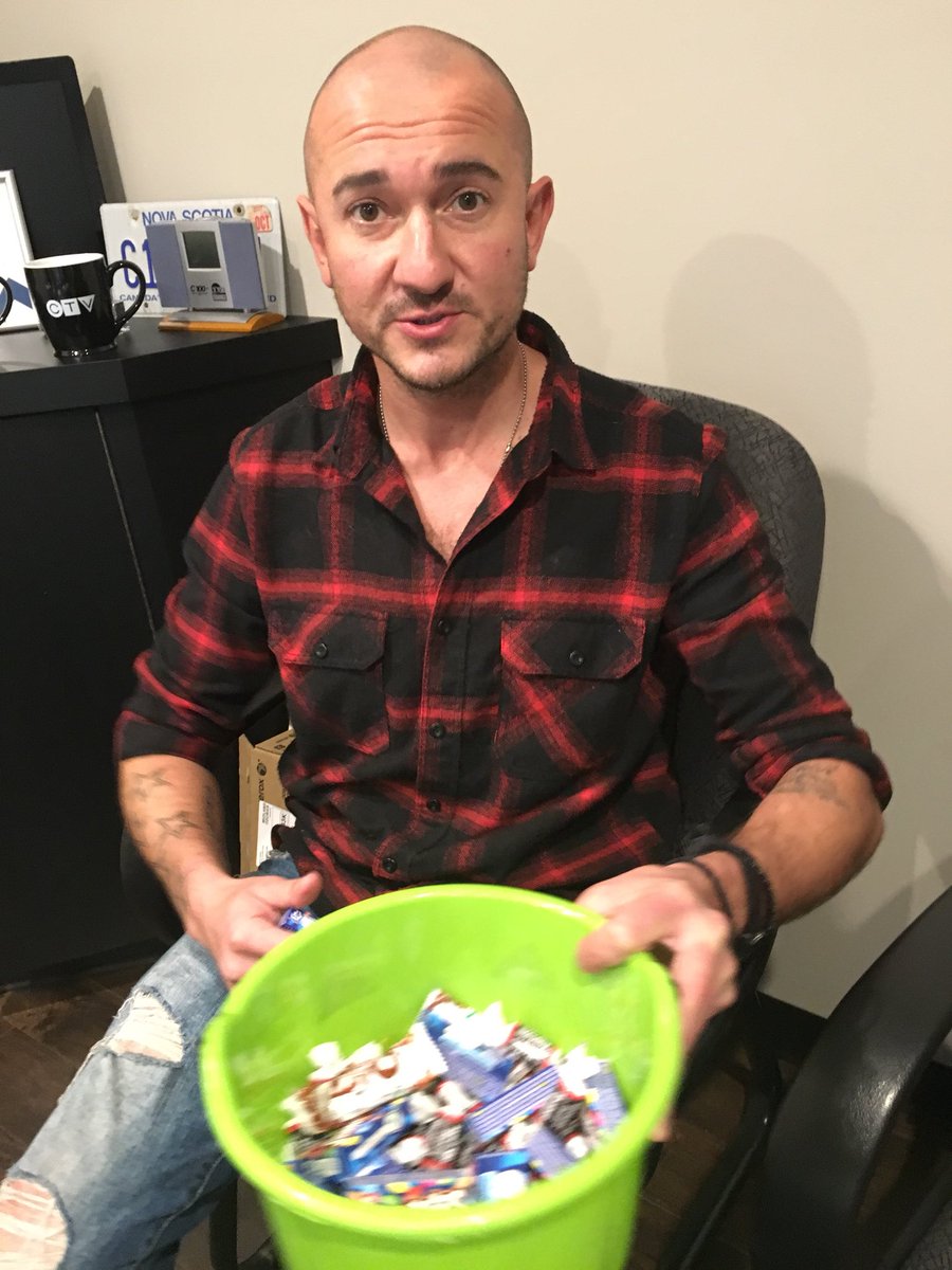 LizRigneyCTV's tweet image. Breakfast of (radio host) champions @VirginRadioHali #minibars