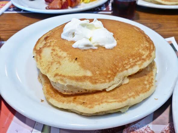 staartsblog's tweet photo. 🇺🇸#roadtrip #usa #bestof des spécialités à dévorer 🍔🍟🍪🍩🍿#Burger, #hotdog, #cookies... 
Rdv sur 👉https://t.co/NRmymeD9IA
#travel #staarts https://t.co/4F4kSvkyoX