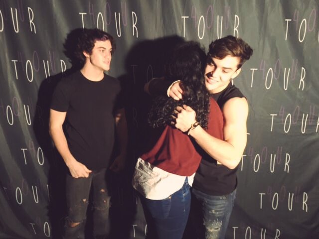 SPIDERD0LAN's tweet photo. A year ago 👨‍👨‍👧💜 
THANK YOU FOR EVERYTHING
@GraysonDolan @EthanDolan https://t.co/olvyeLMzBX