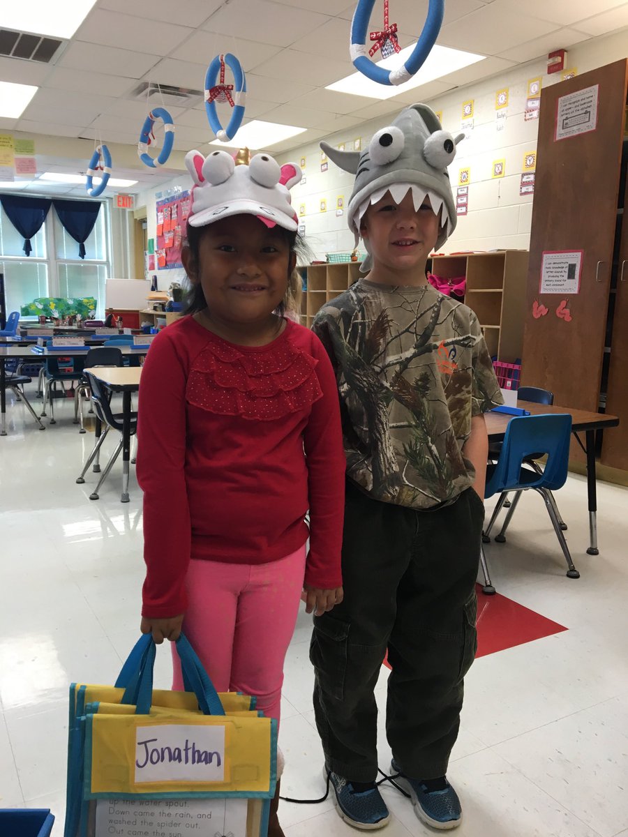 Susanhbuchanan's tweet photo. Hat day for United Way at Pinecrest @Gwd50Schools @UnitedWay https://t.co/tG0rzUJWBC