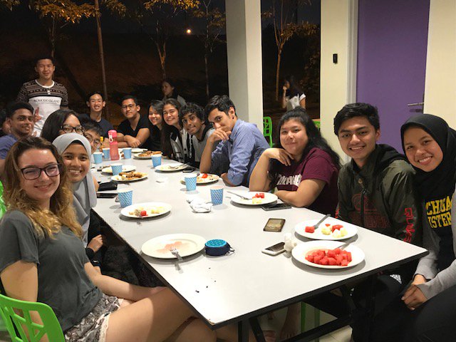 Rosebery_House's tweet photo. Rosebery and Granville. A very social occassion. Good food and company! https://t.co/Q4mQzfoTLu
