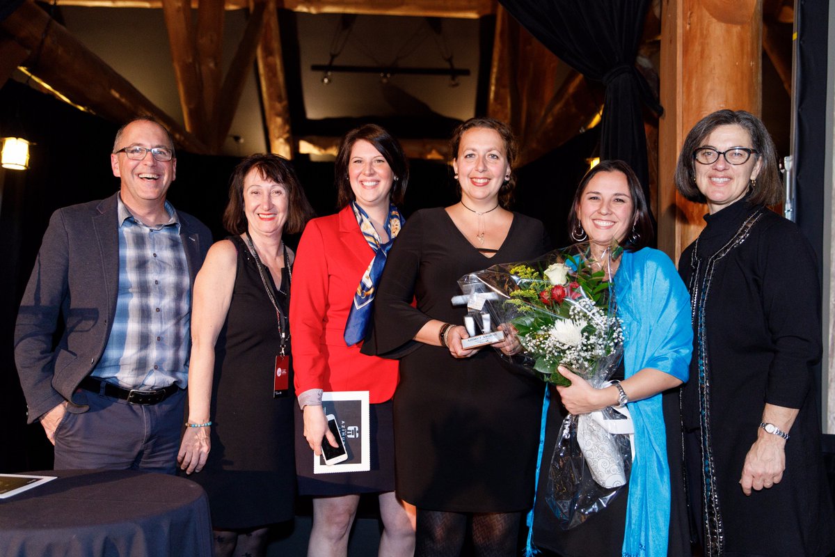 tourisme_quebec's tweet photo. Félicitations à @TourOutaouais pour le prix Azimut Argent 🥈 remporté avec son projet Le Programme ambassadeur #JAT2017 ➡️ https://t.co/5dCKWQwo3X https://t.co/vXMKJdMU2g