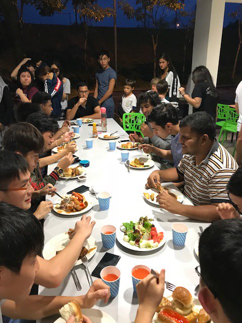 Rosebery_House's tweet photo. Rosebery and Granville. A very social occassion. Good food and company! https://t.co/Q4mQzfoTLu