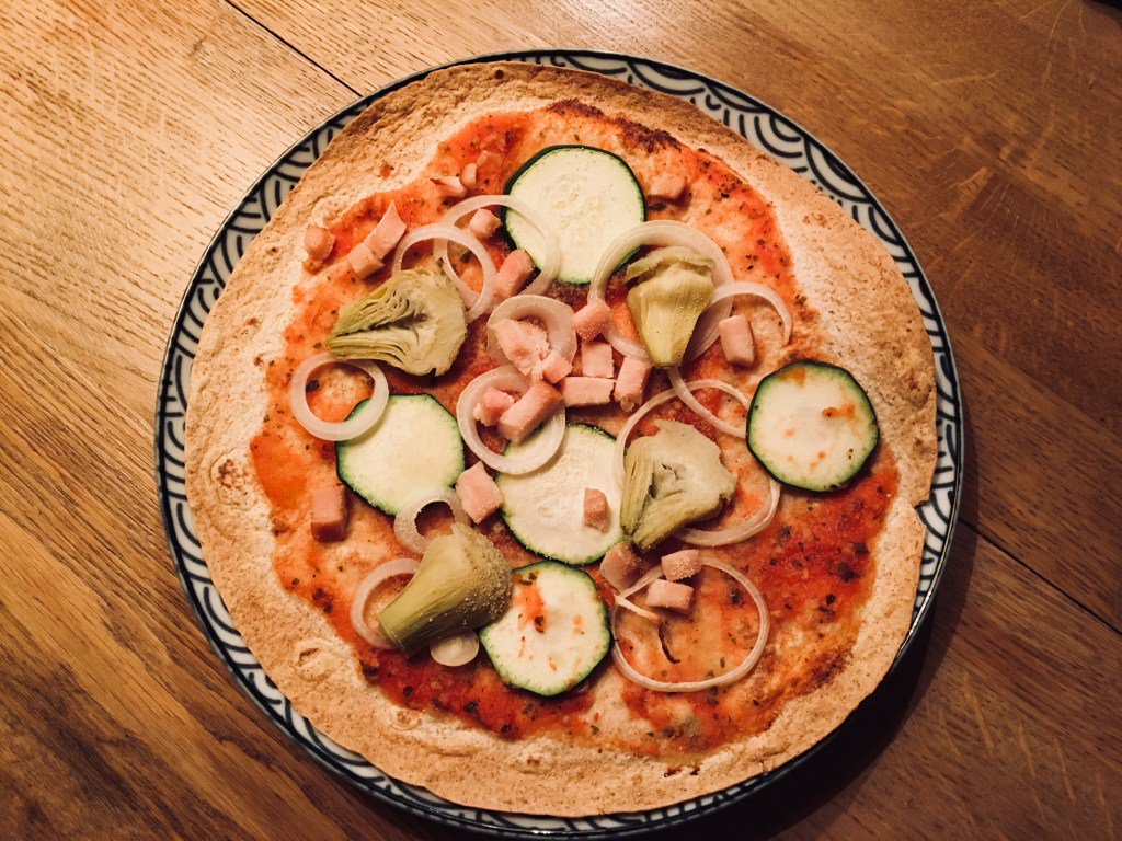 DINNER: Healthy ‘pizza’ met gerookte kip foodieadventures.nl/the-latest/din…