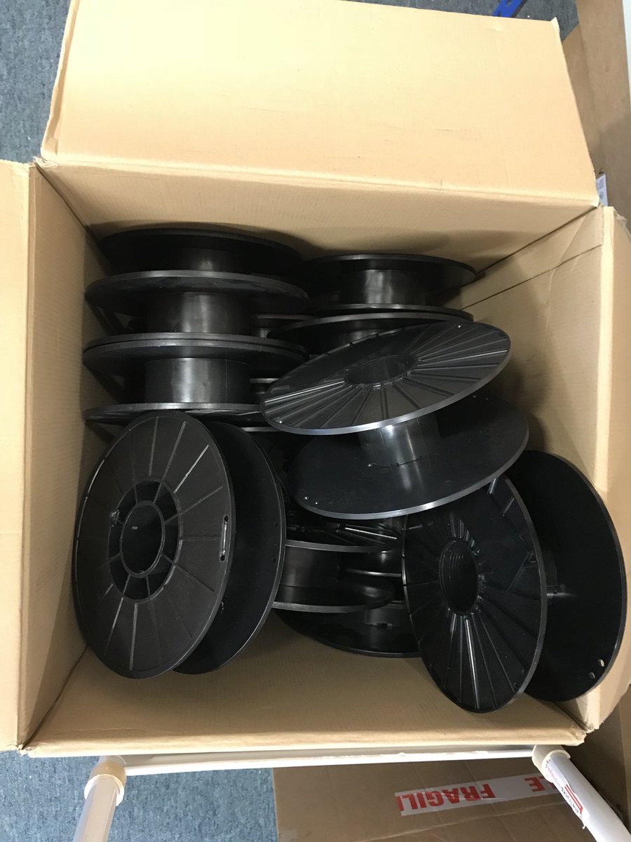filamentive's tweet image. Another box of empty #3dprinting spools - this time from our friends @openbionics 😀♻️ 

Interested? Learn more: filamentive.com/recycle-your-e…