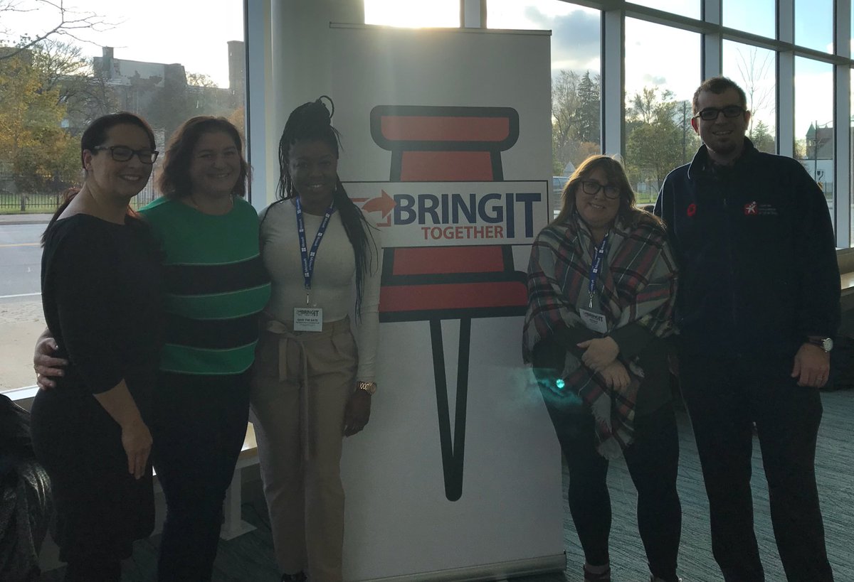 chantal_koala's tweet photo. @BringIT2017 Belle représentation de la région de l’Est #onfr !#réseautage @ecolecatholique @CSDCEO @innove_cepeo @CFORP_TacTIC https://t.co/Jw2MPFs20U