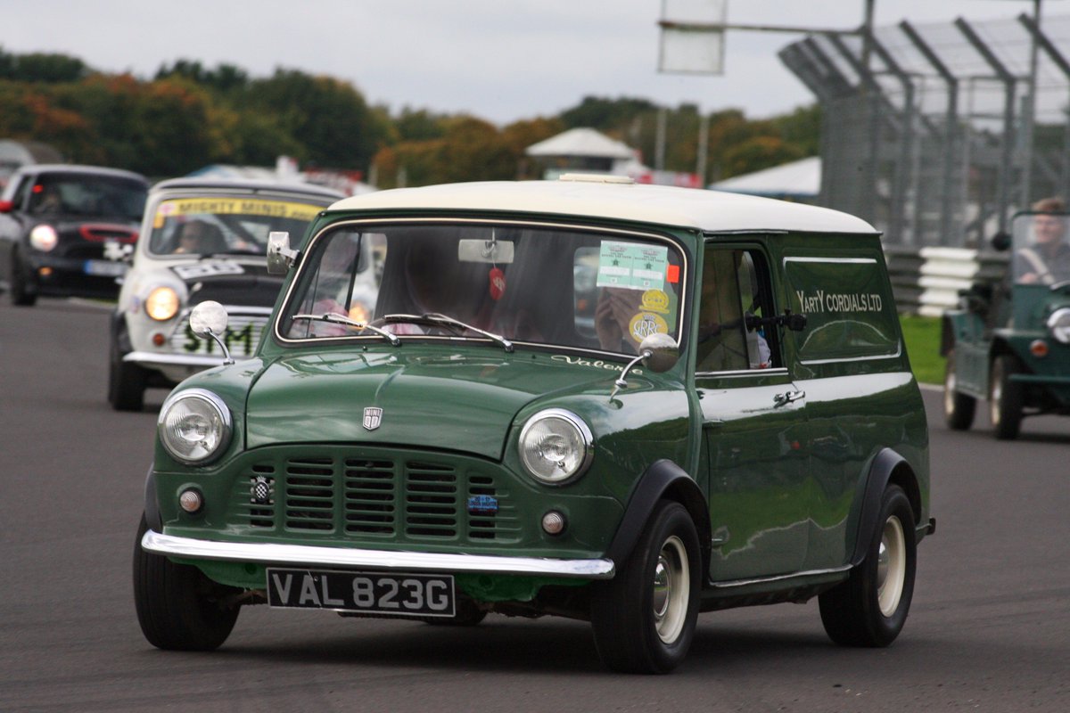 yartycordials's tweet photo. High speed cordials anyone? Val the van tried her tyres at Castle Combe racetrack at the hands of her skilled driver @Mia_loves_cars .
#valthemini #valthevan #classicmini #yartycordials #classicminivan https://t.co/tdhyv6TMRh