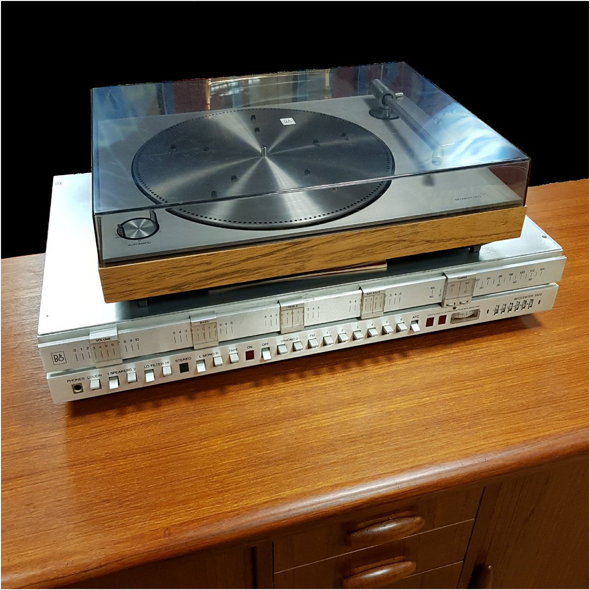 HomeAlchemy's tweet photo. Vintage Bang &amp; Olufsen music system - fully working https://t.co/yEkEHOAsHO #music #bangandolufsen #vintage #beocenter #beogram #beovox https://t.co/C1u1IhI5xx