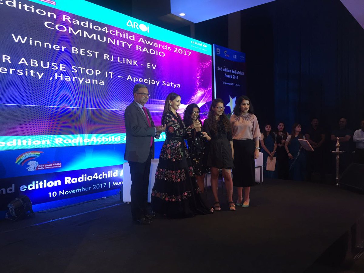 sjmcapeejay's tweet photo. Yay!! We win award for Best RJ Link- End Violence, Cyber Abuse Stop It @radio4child @UNICEFIndia @MadhuriDixit https://t.co/IjNVqUJKsr