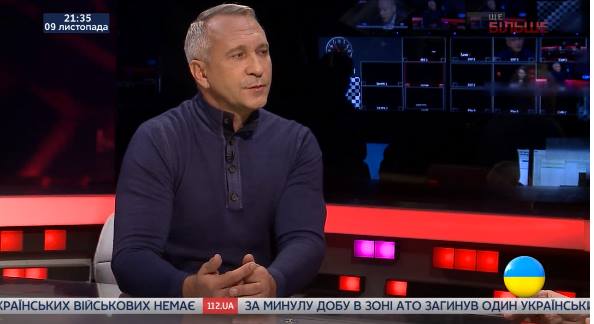 Российский политтехнолог Алексей Ситников, который сотрудничал с оккупационной администрацией Крыма и работал в команде "губернатора" Севастополя Дмитрия Овсянникова от "Единой России", спокойно приезжает в Киев и выступает на нашем ТВ, 112 телеканал.