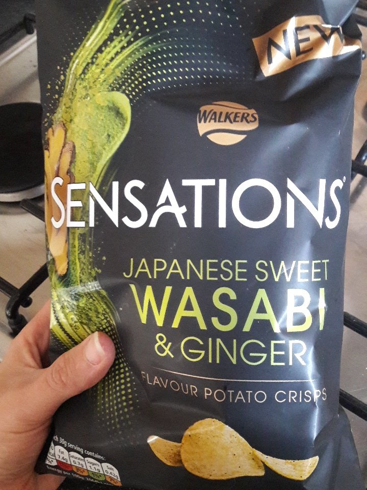 UKchloe_t's tweet photo. WARNING! These new crisps are highly addictive and I will wrestle you to the ground for the last pack on the shelf!! @walkers_crisps well played, please never discontinue!!! https://t.co/d91rLWPF7j