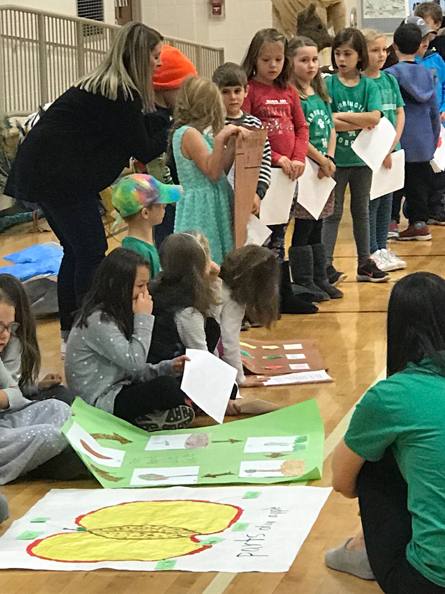 barrbobcats's tweet photo. Wonderful Chautauqua this morning #AnimalProjects #SharingAboutApples #ServeLeadSucceed https://t.co/mF4fEQb2Li