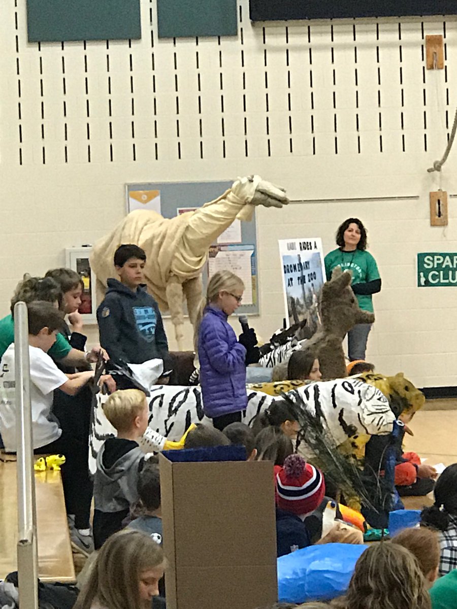 barrbobcats's tweet photo. Wonderful Chautauqua this morning #AnimalProjects #SharingAboutApples #ServeLeadSucceed https://t.co/mF4fEQb2Li