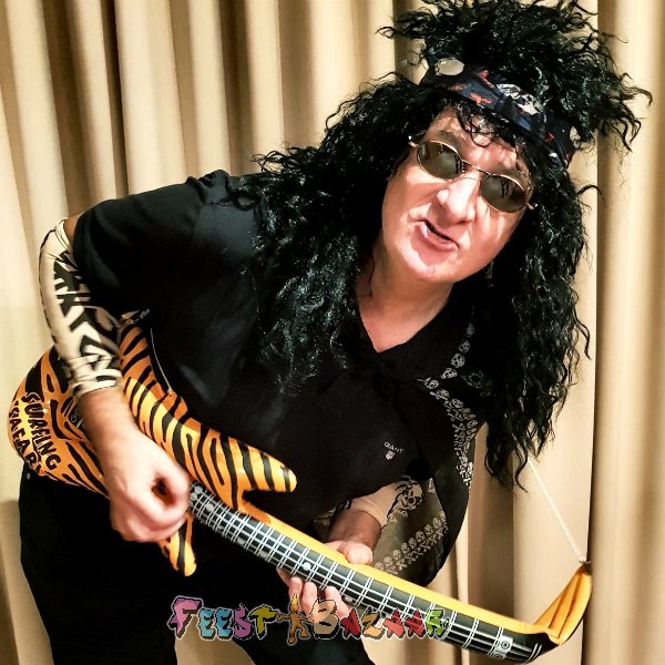 FeestBazaar's tweet photo. Rock The Weekend! Heb jij ook een verkleedfeestje op het programma staan dit weekend? #verkleedkleding #feestkleding #carnaval #feestartikelen #themafeest #rockerfeest #slash #feest #fun #party #feestbazaar https://t.co/1IzBGINhQ1