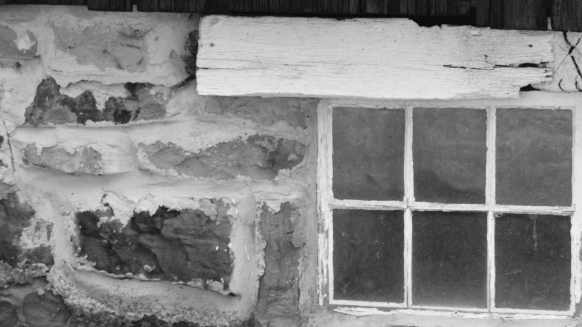 evergreen1780's tweet photo. Some still life images of our historic bank-style barn. #evergreenheritage, #stilllifefarm https://t.co/SPsgo2ZMvx