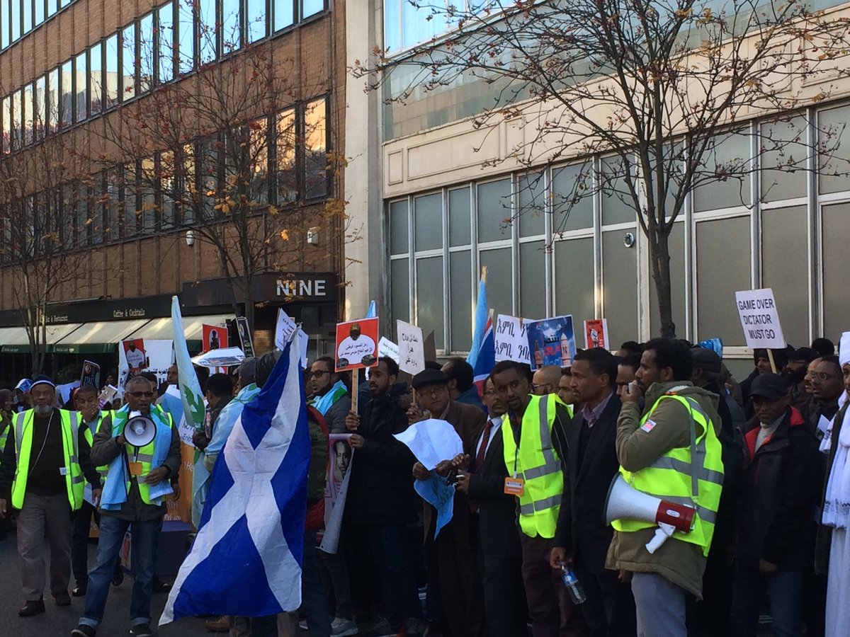 YaseenMohmadAbd's tweet photo. Now: Eritreans demonstrating in front of the Eritrean embassy https://t.co/7fAzFckebR