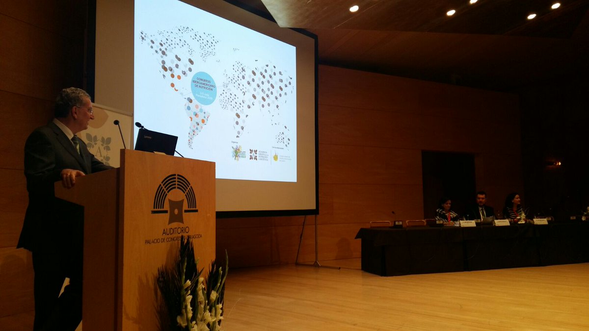 GobAragon's tweet photo. El consejero de Sanidad anuncia que el #Salud está trabajando para sacar la categoría de dietista-nutricionista, durante la inauguración del #CongresoDN2017 @aedninforma @CGDNE https://t.co/8qTOV5A0Fj