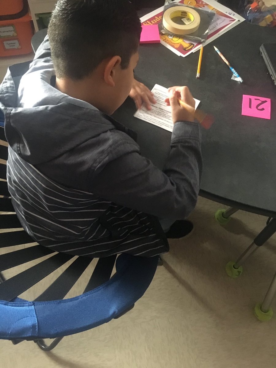GTlanguagearts's tweet photo. Flexible seating helps these students focus on their daily grammar practice. @gtprincipal186 @GT4thGrade @sdavisGT https://t.co/liNOENWs8n