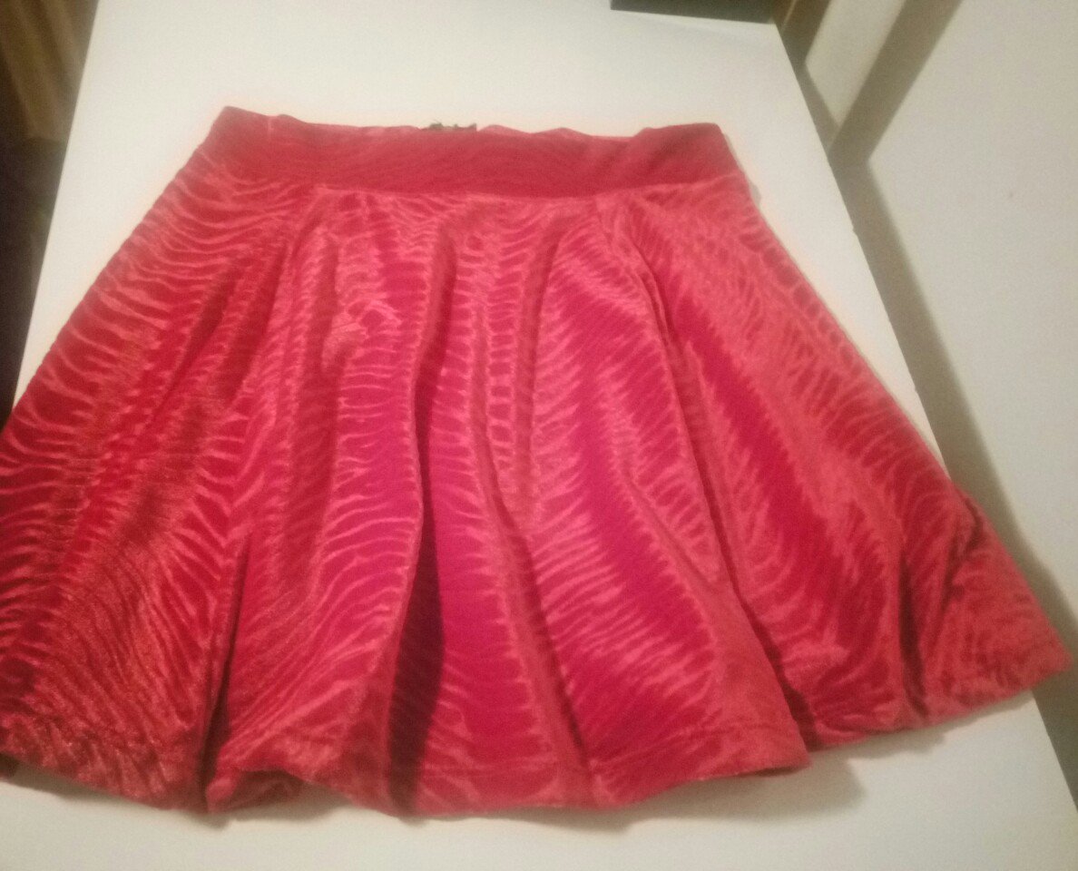 Belu955's tweet photo. Liquido estas prendas✨✨
Short engomado 100
Pollera con cierre atrás 100
Vestido de gala 200 @VivireNuevaCba https://t.co/Dhv4S2yD0O