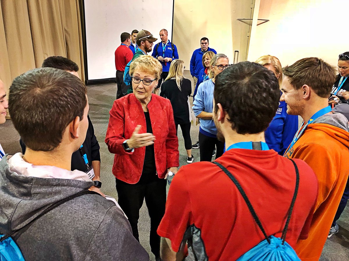 MOSHAPE1's tweet photo. Thank you @JoAnneOwensNaus for continuing to inspire this generation of future professionals during today’s #MOAHPERD17 Keynote! #GrowMO https://t.co/uWcajd8HG7