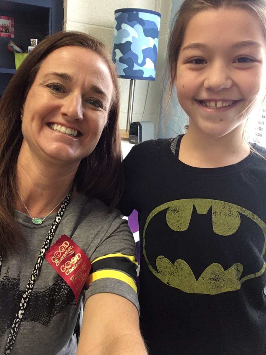 BethMann4's tweet photo. @RERockets superhero day! #BirdvilleFutureGrads #rerockets https://t.co/OsvlUDBrF1