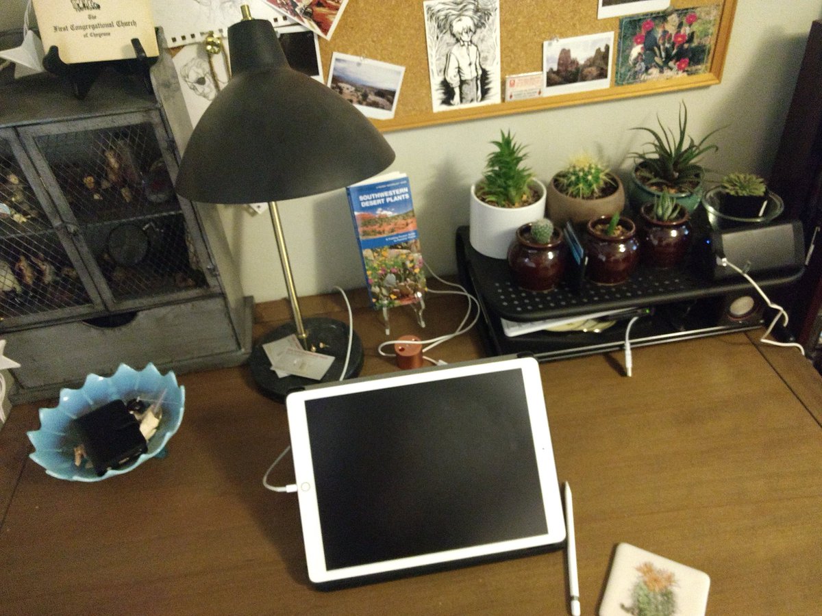 kirchenaere's tweet photo. *Busts through the window* WE DOIN WORKSPACES?!?!
Cool here's mine #fridayworkspace https://t.co/JsCtSLxwL1