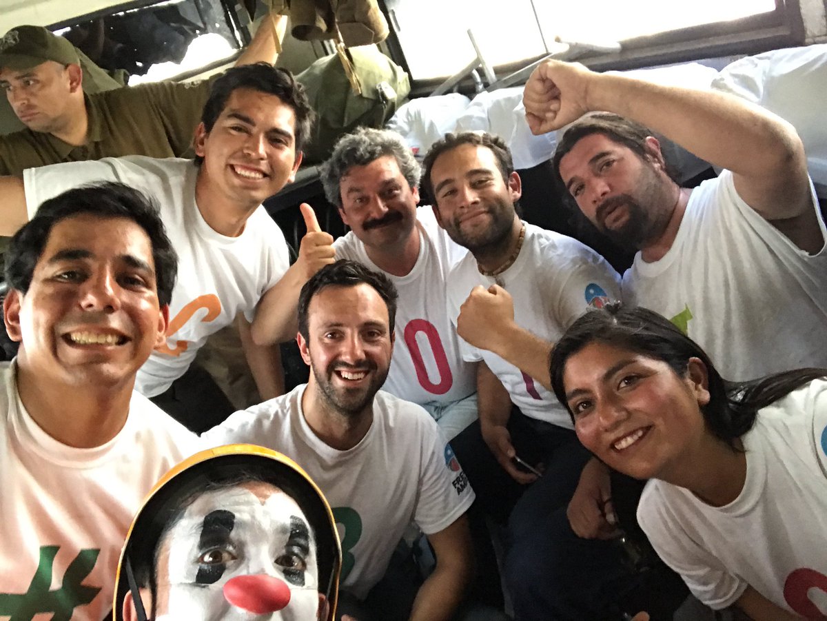 Chileokulto's tweet photo. Candidatos del Frente Amplio son detenidos, la bicicletada llamada #OperacionCardumen era transitar por afuera del Congreso Nacional. La manifestación era encabezada por el carismático @MimoTuga todos ellos fueron llevados detenidos a la comisaria por andar en Bicicleta !! https://t.co/0keUC5WyIh