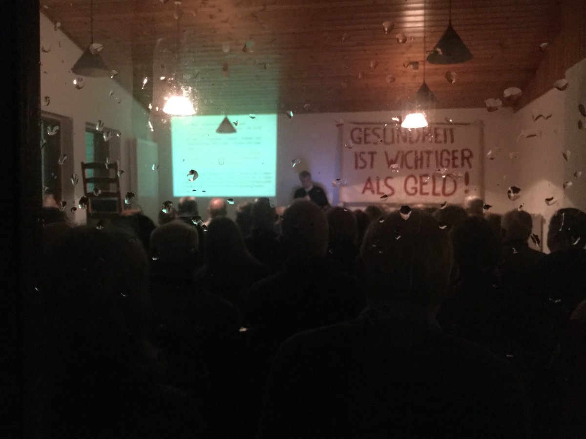 Daniel_Roi_AfD's tweet image. Zu Gast in #Kakerbeck, #Altmark. Die örtliche #Bürgerinitiatvie hat geladen, um über die Gefahren der giftigen Bohrschlammdeponie zu informieren.