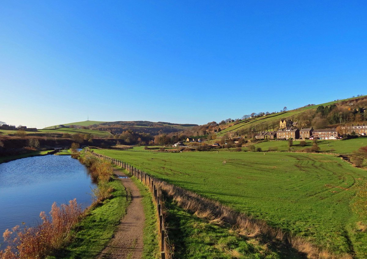 SaveDiggle's tweet image. Concrete
Plastic grass
High fencing
Floodlights

Here on Greenbelt in #Diggle #Saddleworth

Object to Oldham Council NOW - info here: savediggle.org.uk/saddleworth_sc…
