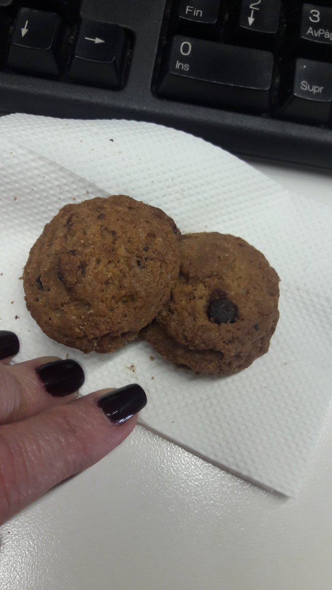 LoQPiensaPaula's tweet photo. Y así me consienten un viernes a esta hora #chocogalletas #chocoadicta 😉😘 https://t.co/4v1t11XVps