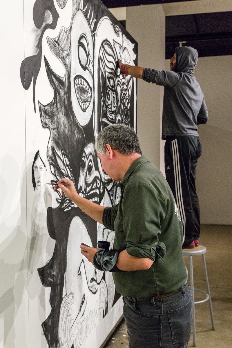 AlanHickeyPhoto's tweet photo. Covering Mano A Mano @SanDiegoArtInst for @sdborderlife - Fri &amp; Sat, the public is invited to watch @HugoCrosthwaite and @josehugosanchez spar as they create their border inspired mural. #SDAI #ManoAMano https://t.co/lc5x4HG7Ne