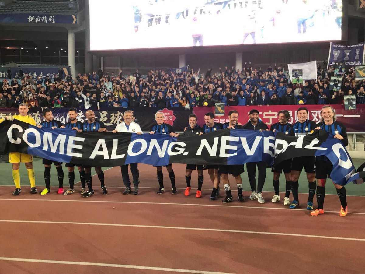 javierzanetti's tweet photo. Indovinate chi ha vinto oggi a Nanchino? 😄⚫️🔵✌🏻 #amala @Inter #InterForever https://t.co/26il4nLzve