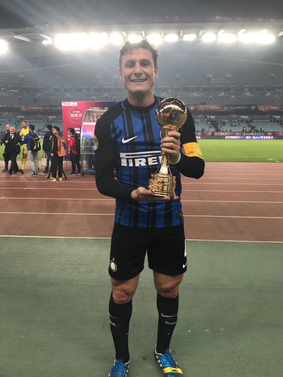 javierzanetti's tweet photo. Indovinate chi ha vinto oggi a Nanchino? 😄⚫️🔵✌🏻 #amala @Inter #InterForever https://t.co/26il4nLzve