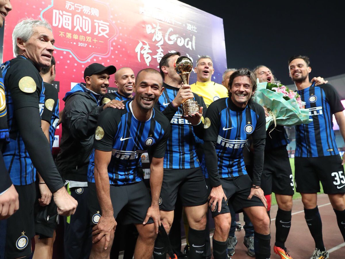 javierzanetti's tweet photo. Indovinate chi ha vinto oggi a Nanchino? 😄⚫️🔵✌🏻 #amala @Inter #InterForever https://t.co/26il4nLzve