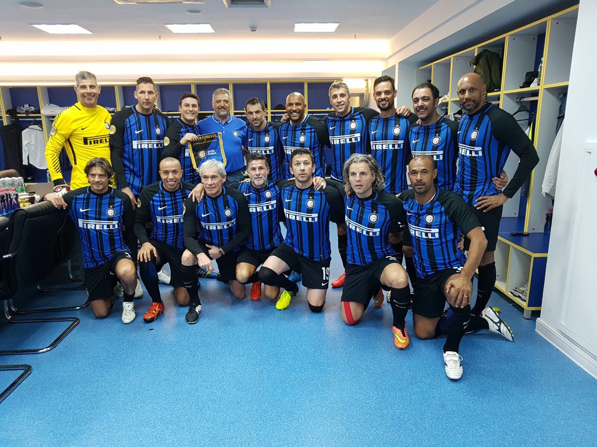 javierzanetti's tweet photo. Indovinate chi ha vinto oggi a Nanchino? 😄⚫️🔵✌🏻 #amala @Inter #InterForever https://t.co/26il4nLzve
