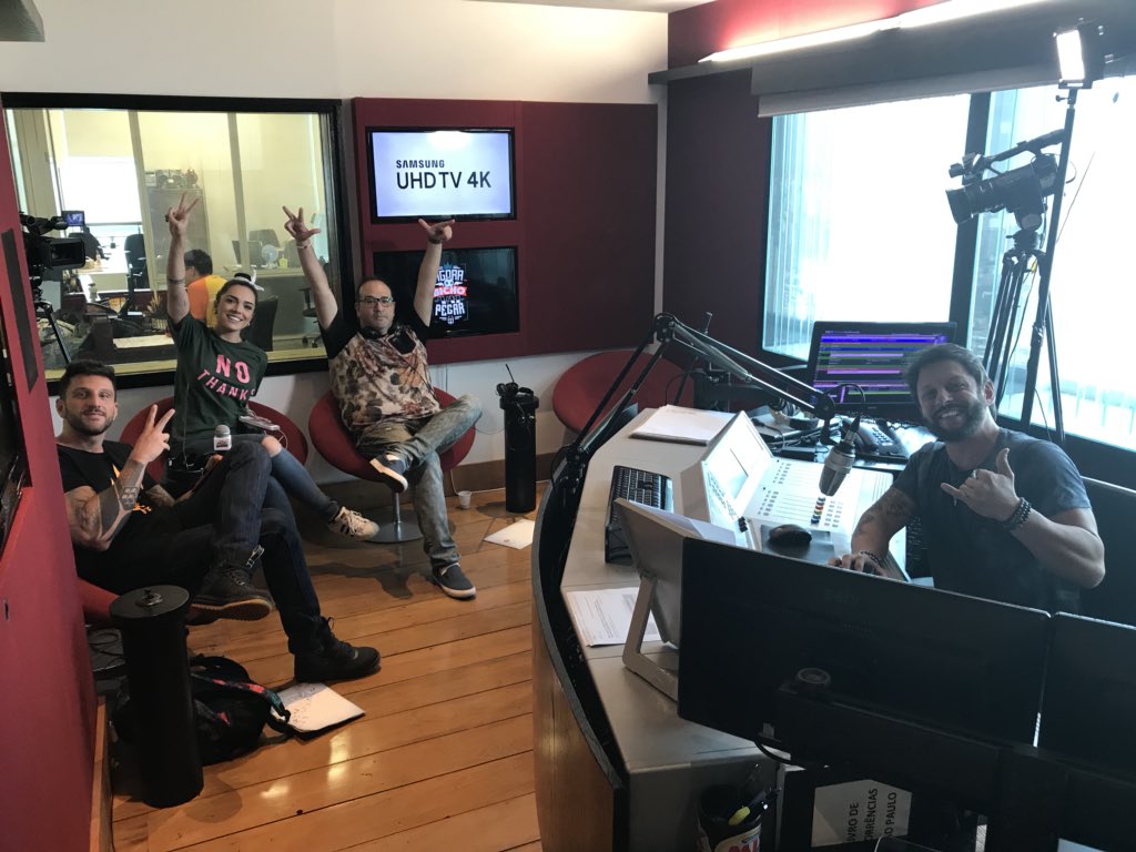 Tá no ar o Agora O Bicho Vai Pegar! Hoje na presença da jornalista e apresentadora Juliana Franceschi! bit.ly/2jijmUv