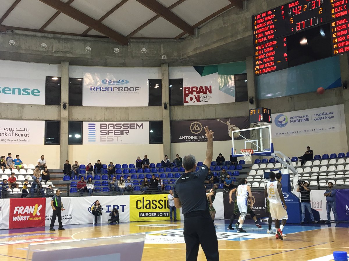 LBCISports's tweet photo. #BybHom 🏀 HALF-TIME Byblos 44-41 Homenetmen #Round4 #LBL 🇱🇧 https://t.co/fwrDZAYcKm