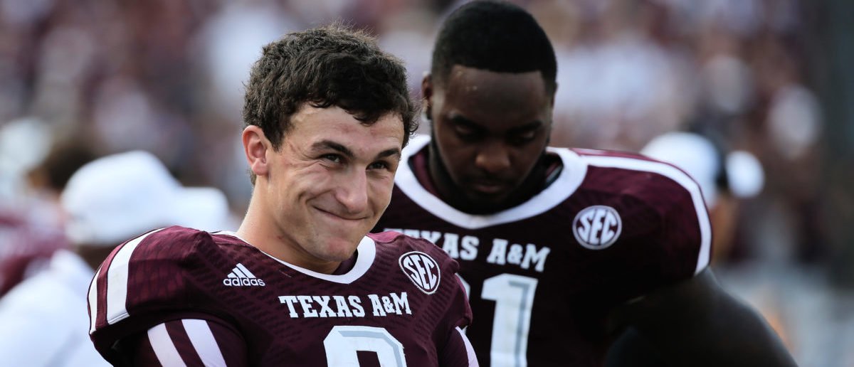 DailyCaller's tweet photo. Today Is The Five Year Anniversary Of Johnny Manziel Smacking Alabama https://t.co/pyg9MCf4zE https://t.co/ydUwlw7sOC