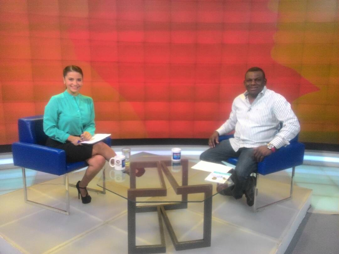 Alc_RioChico's tweet photo. Nuestro candidato a las elecciones municipales del #10D por el @municipiopaez @Monterolapsuv en Entrevista con @anarosaocando por el Programa @EncendidosVTV de el canal de las Venezolanas y los Venezolanos VTV. #LinkVideo: https://t.co/QkwMGZZtqL https://t.co/j2trgDiiTH