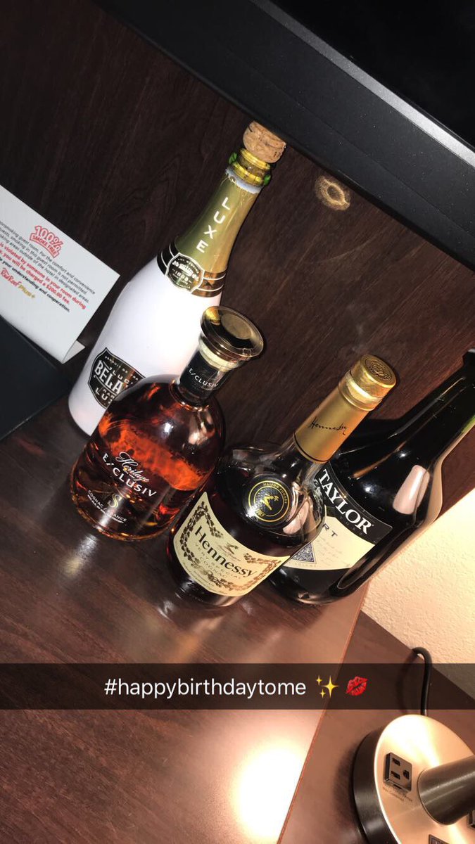 _kaystackssss's tweet photo. Brought my birthday in the right way , thanks to everybody who came out 💋 #Novembersfinest✨ https://t.co/gpkhOSd93P