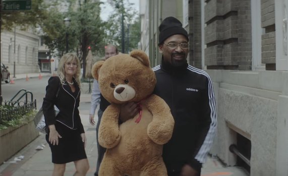 ComplexMusic's tweet photo. .@21savage drops his new video for "Bank Account" starring @TheRealMikeEpps: https://t.co/2ENUJP4Sm7 https://t.co/gdny0p86Ft