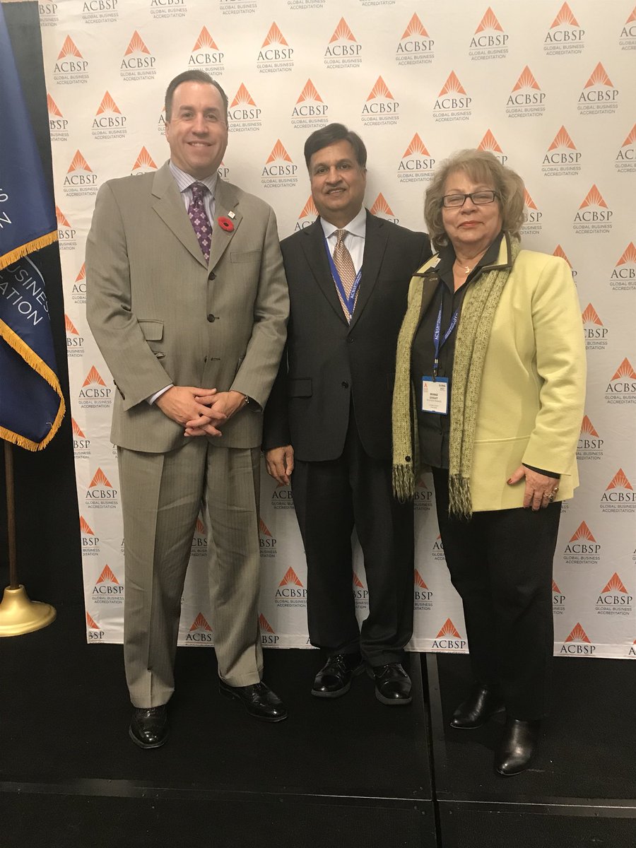 acbspglobal's tweet photo. Fascinating presentation by @NarendraRustagi at our Keynote Luncheon - Global Collaborations to Create Global Citizens #ACBSPToronto https://t.co/WJwtJkqf3F
