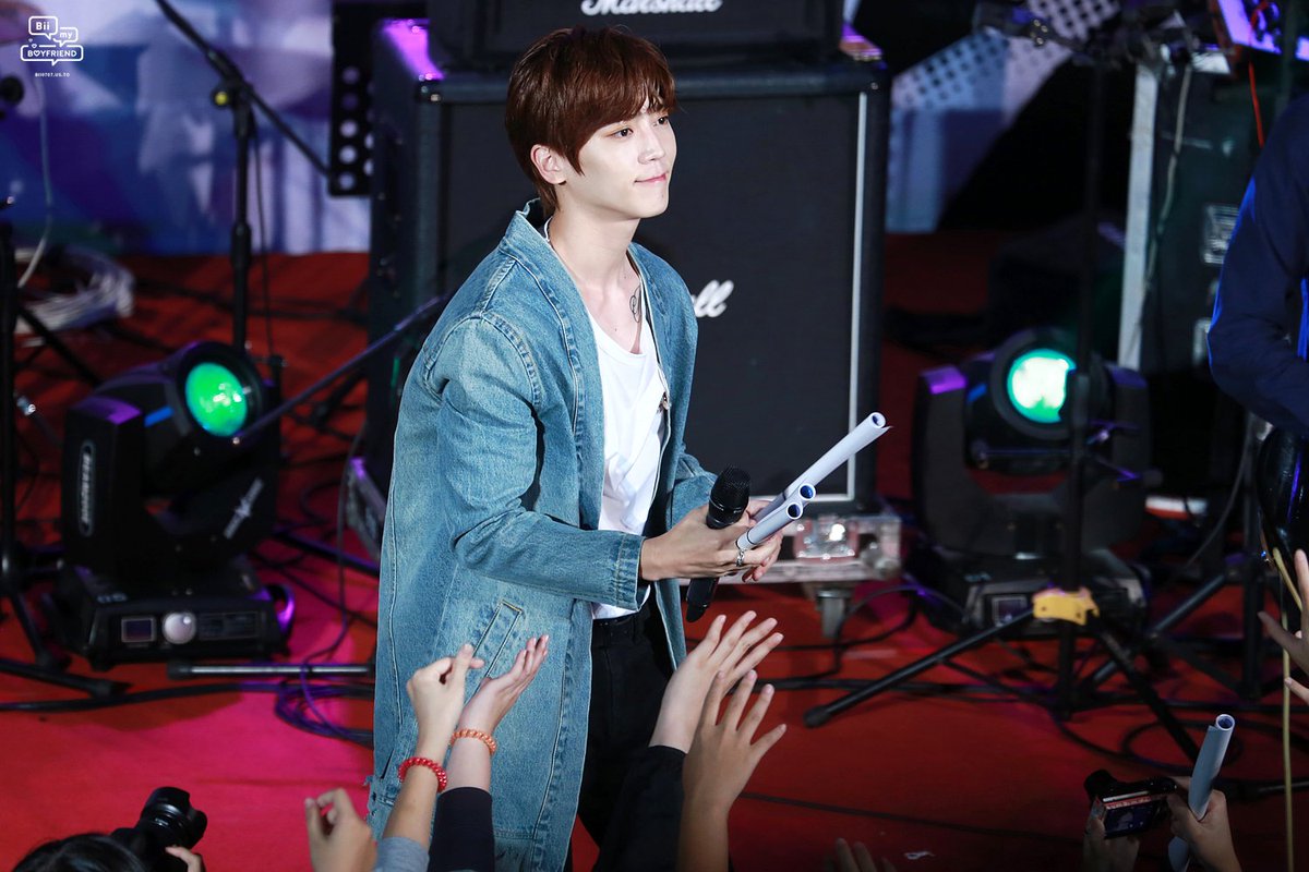 bii890707's tweet photo. #Bii #畢書盡 #毕书尽 #필서진 PHOTO UPDATE 171028 大同大學迎新演唱會 12P https://t.co/XQoMHGT4b9